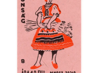 Kuns&aacute;g woman's folk costume